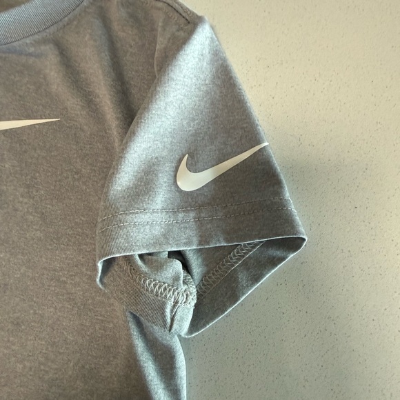 Nike Boys Shorts and Tee Matching Set - Picture 2 of 5